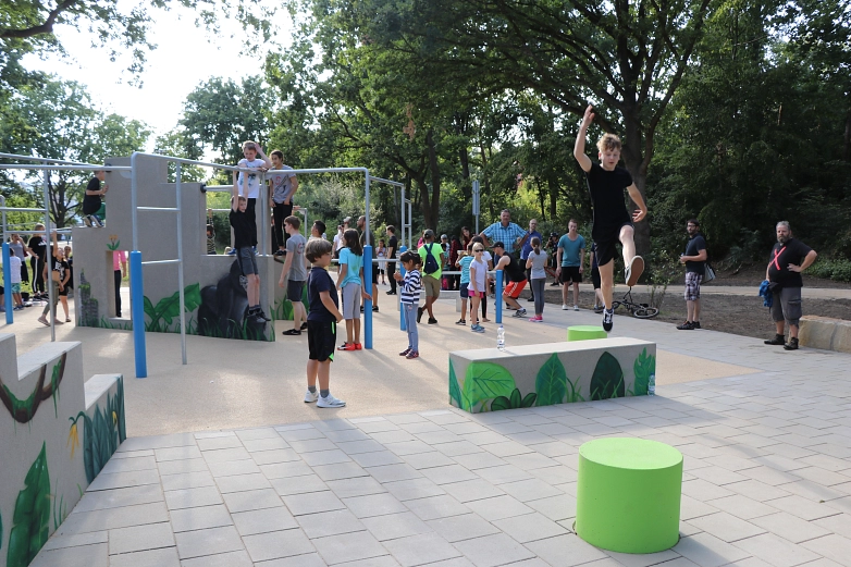 Einweihung der Parkouranlage im Stadtteilpark.
