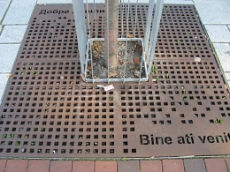 Hérouville-St-Clair_Platz nach der Sanierung.